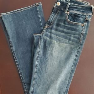 Women's American Eagle Super Stretch Kick Boot Destressed Jeans 👖